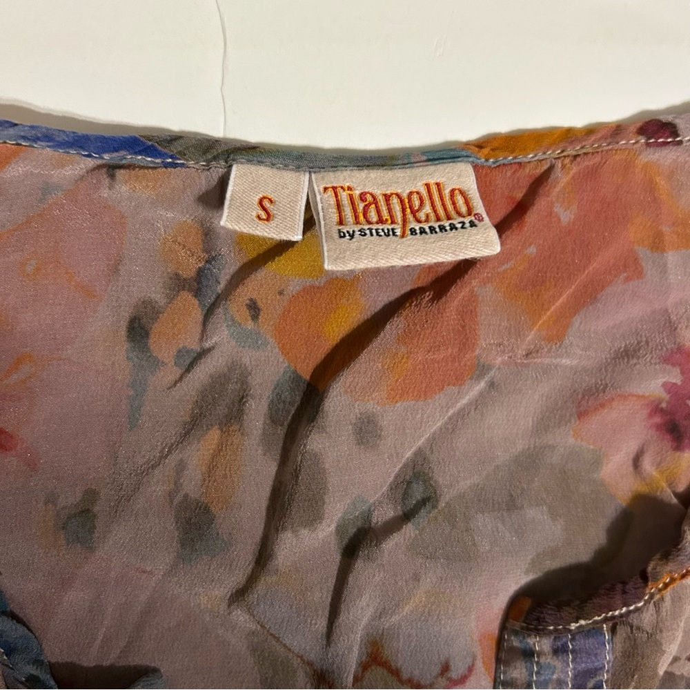 Women’s Tianello Washable Silk Teylyne Blouse V Neck Animal Floral Print Small - Picture 3 of 6